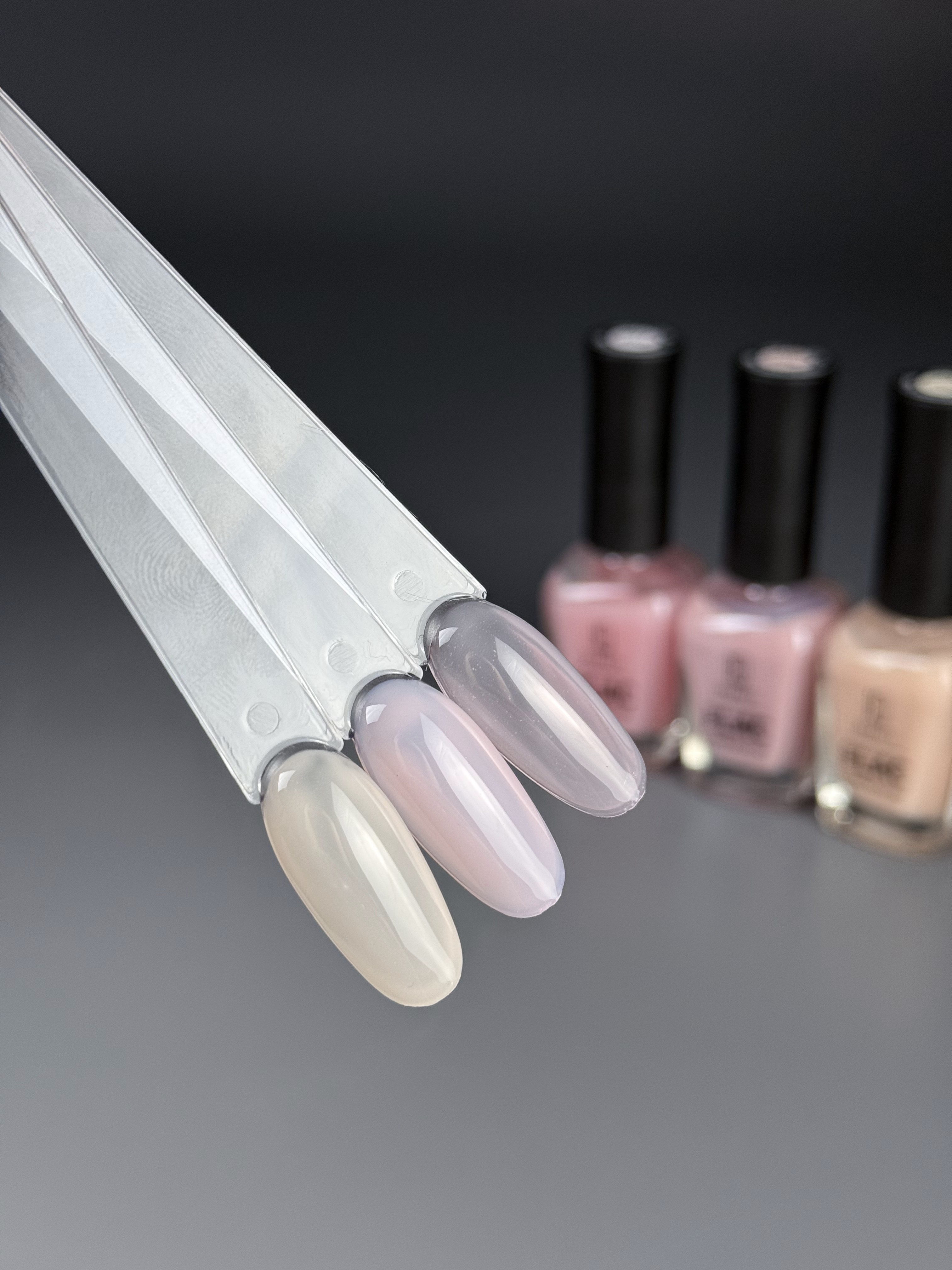 Лак для ногтей укрепляющий IQ BEAUTY (PROLAC+bioceramics) 12,5 мл (004 Impress outfit)