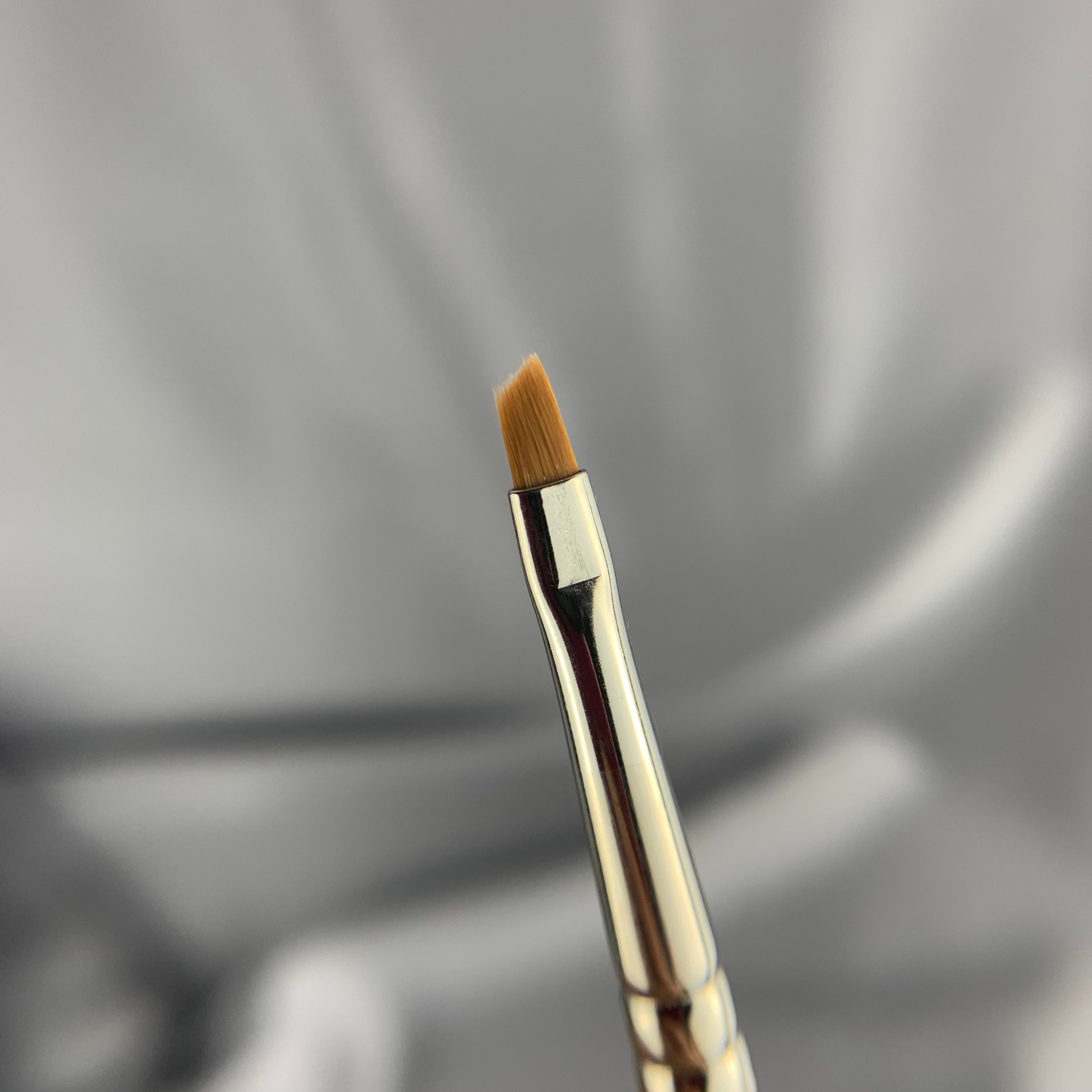 Кисть Roubloff GN63R №4 (синтетика/наклонная)