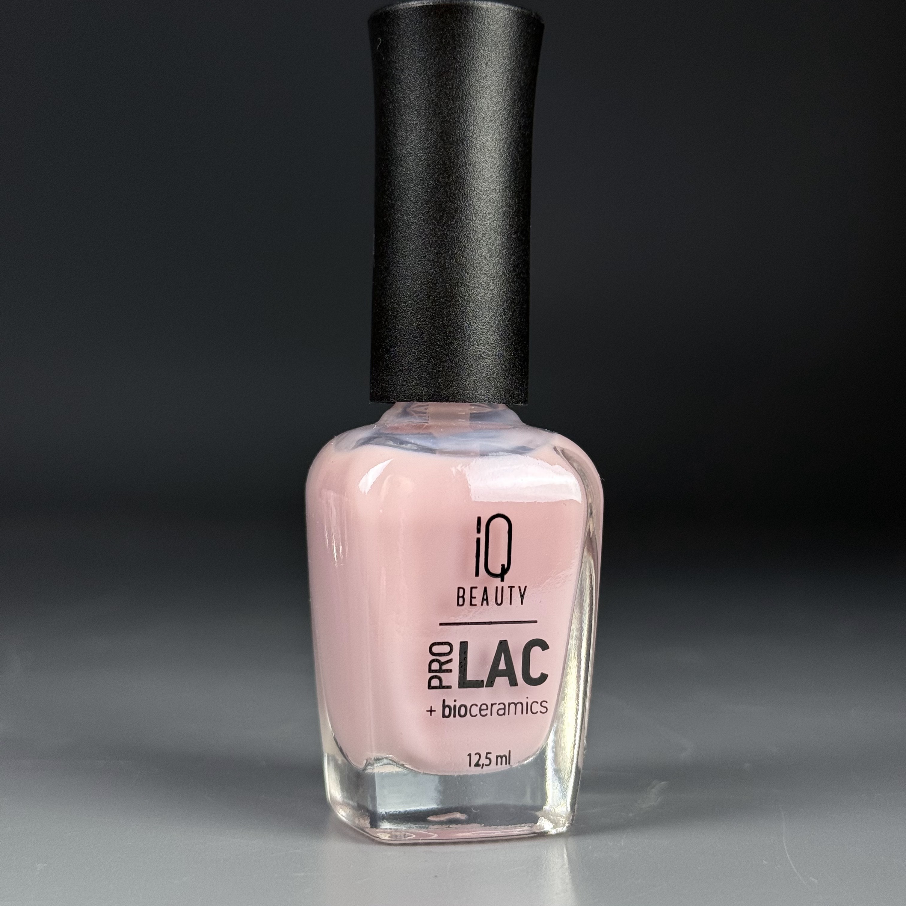 Лак для ногтей укрепляющий IQ BEAUTY (PROLAC+bioceramics) 12,5 мл (004 Impress outfit)