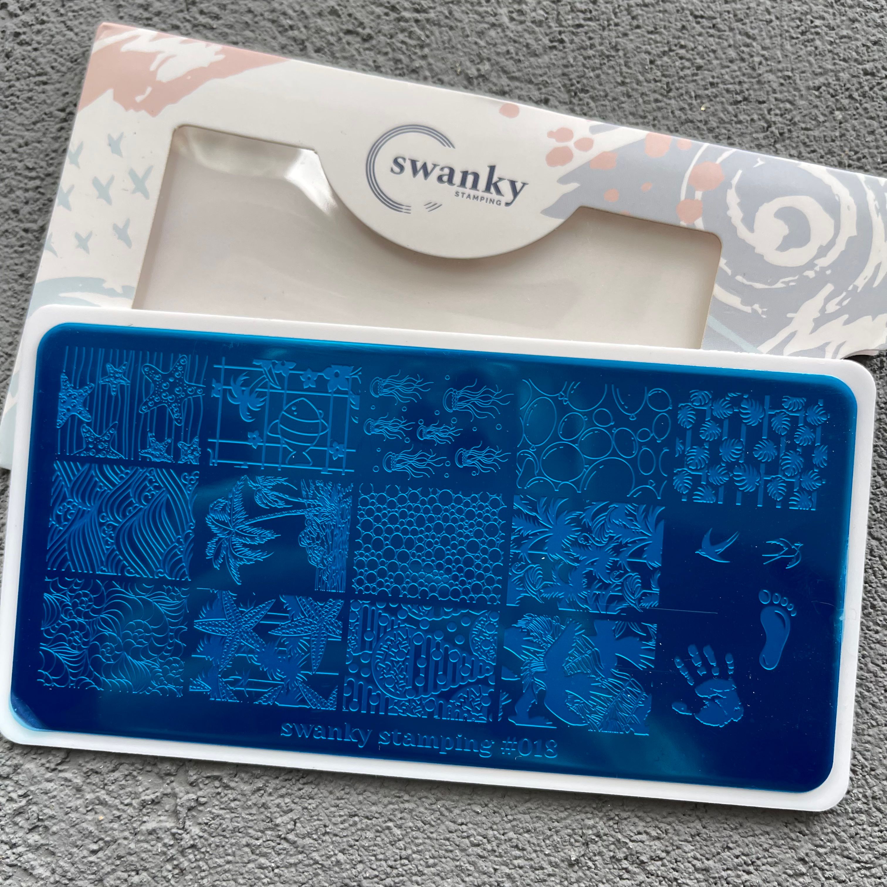 Пластина Swanky Stamping 018