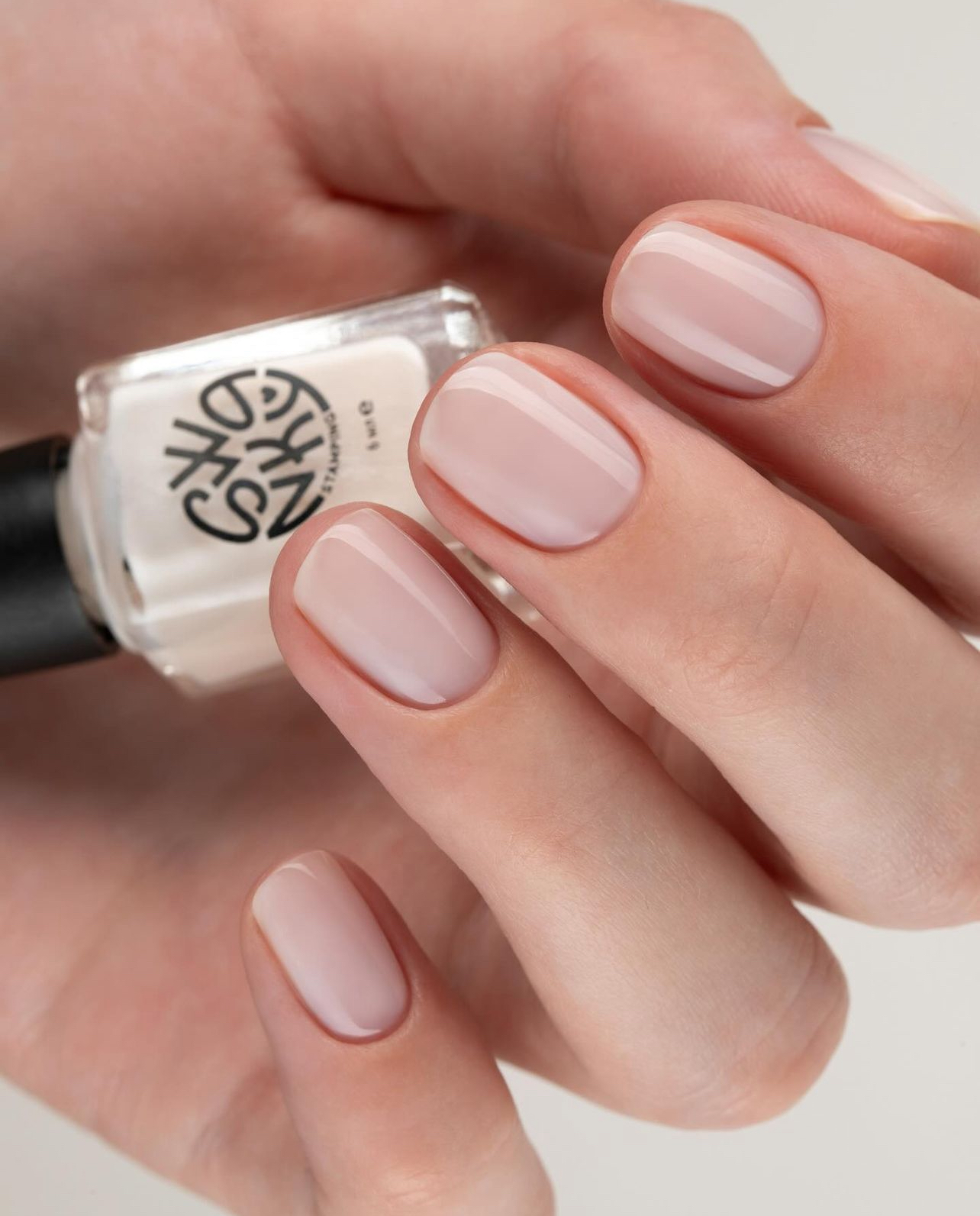 Лак Swanky Stamping для ногтей Укрепляющий №1 молочно-белый 6 мл