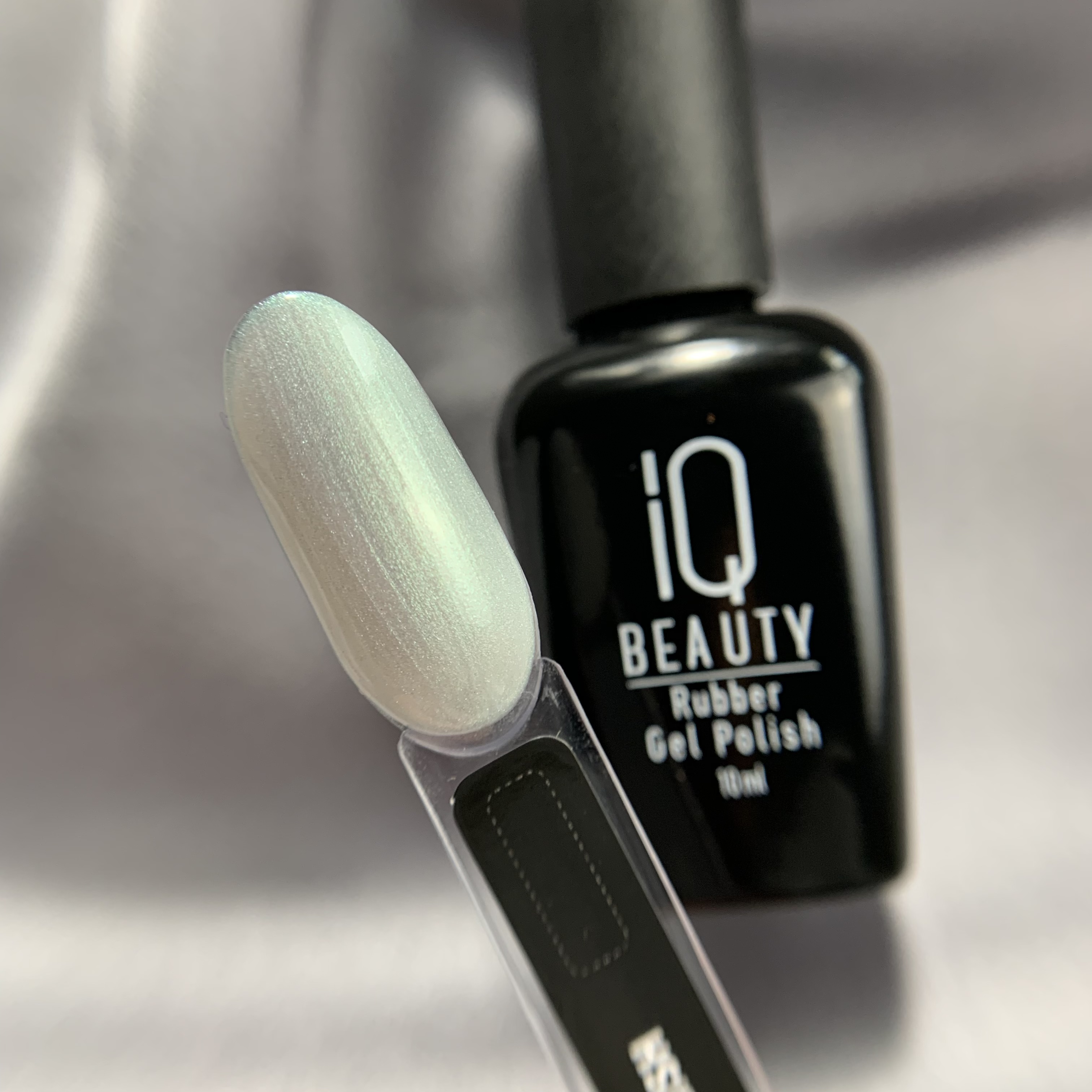 Каучуковый гель-лак IQ BEAUTY с кальцием 10 мл (186 Pearl surface)