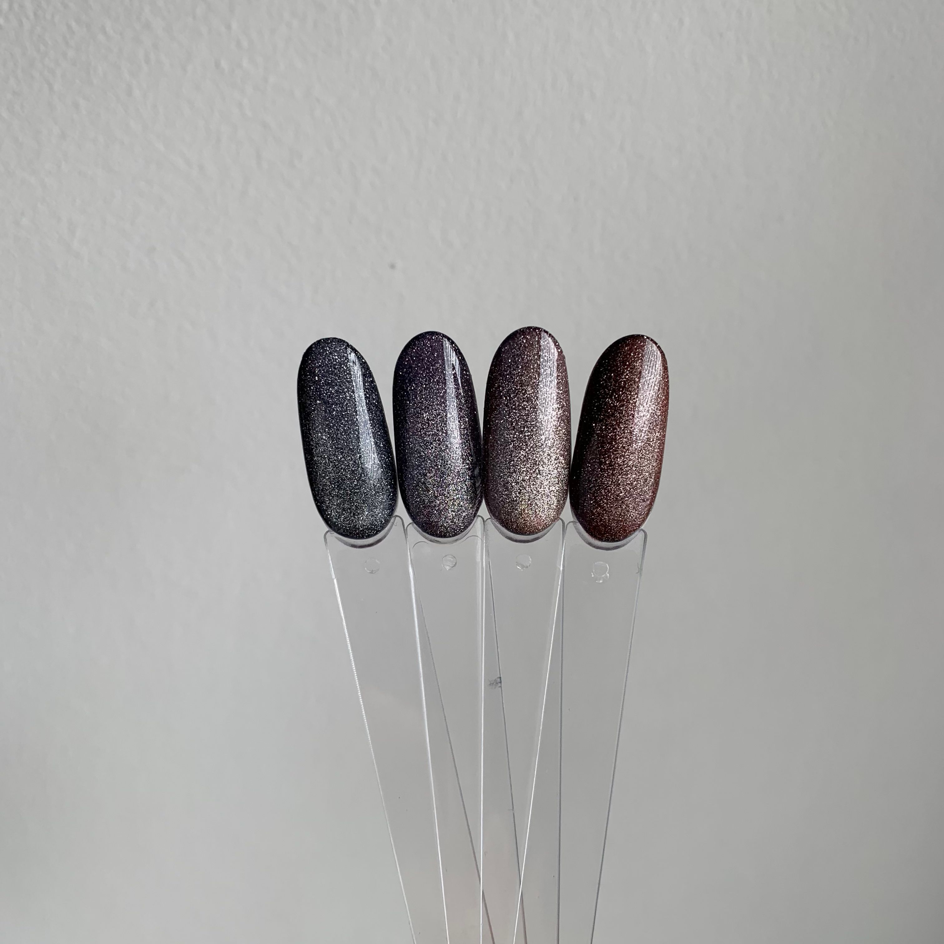 Гель-лак Monami Cat Eye Light 04, 5 г