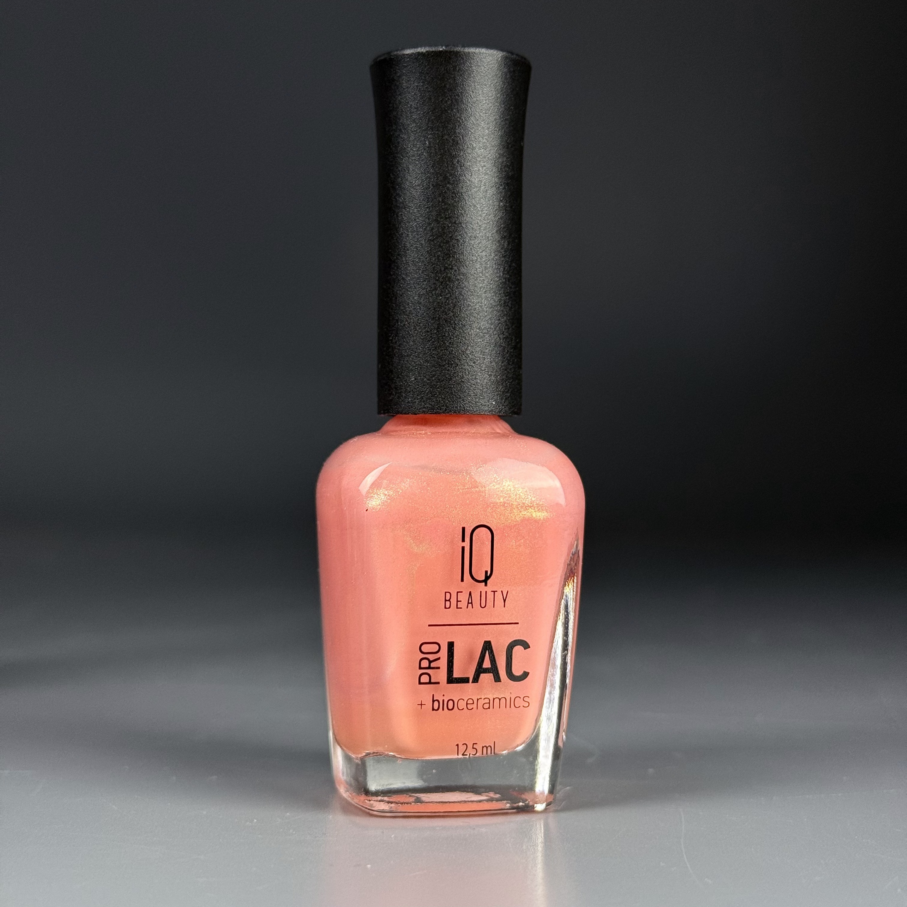 Лак для ногтей укрепляющий IQ BEAUTY (PROLAC+bioceramics) 12,5 мл (135 Peach awe)